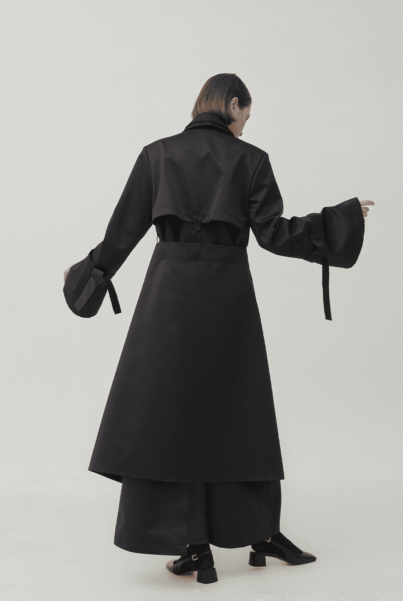 'APRON' TRENCH COAT